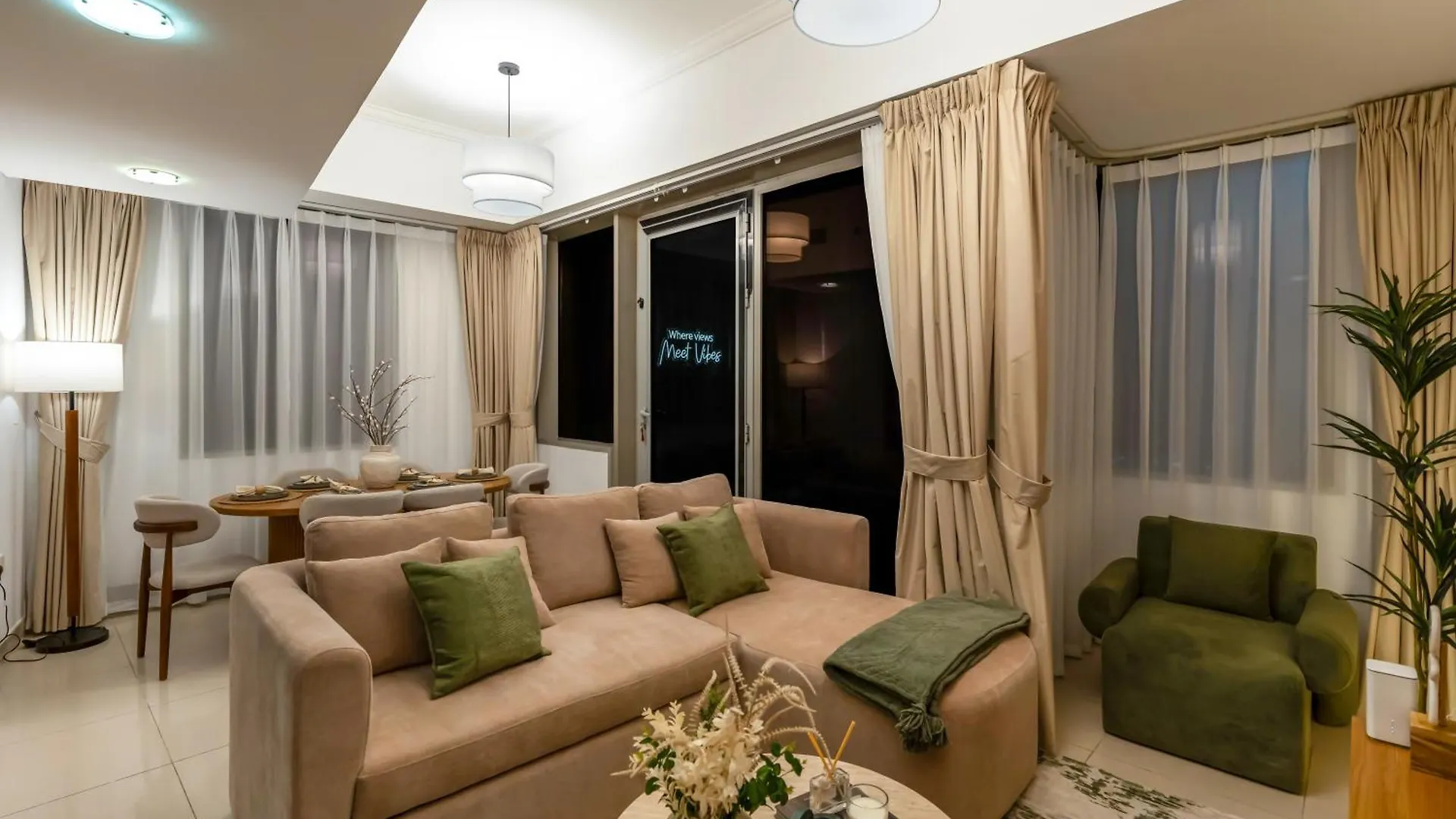 Sensational Direct Sea, Ain View And Palm Jumeirah In Dubai Marina Apartment