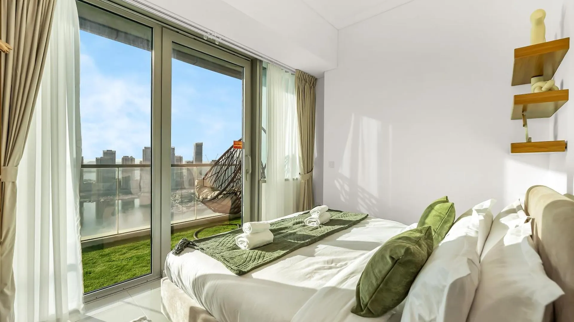 Sensational Direct Sea, Ain View And Palm Jumeirah In Dubai Marina